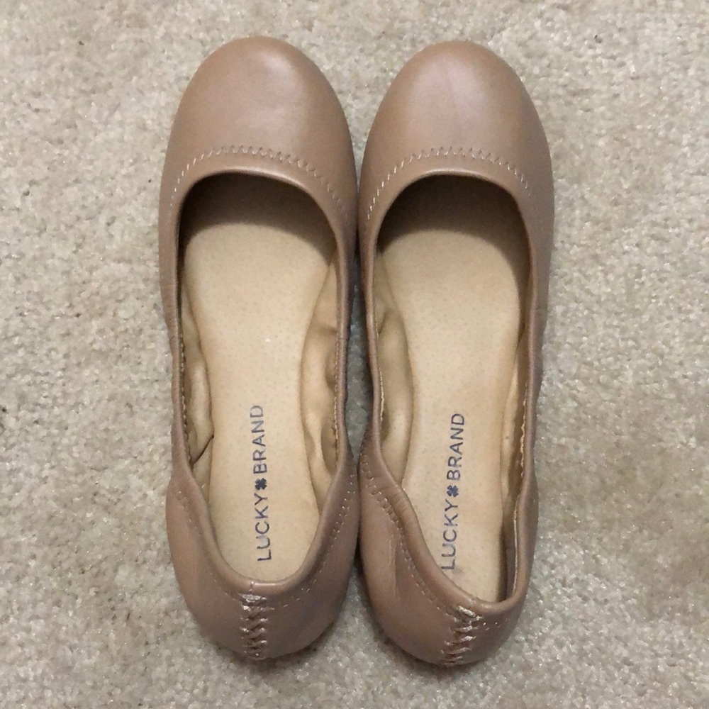 BRAND NEW NEVER BEEN WORN Lucky Brand Flats 7.5